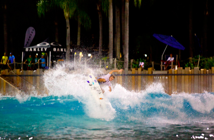 Tristan Thompson blasting fins free at Typhoon Lagoon Wave Pool during Oakley Surf Shop Challenge