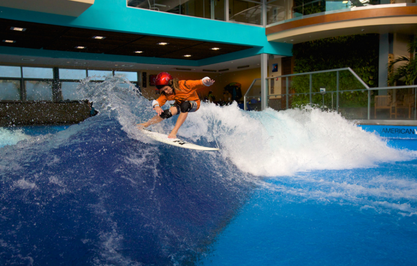 Robbie Goodwin surfing on the SurfStream by American Wave Machines | Surf Park Central