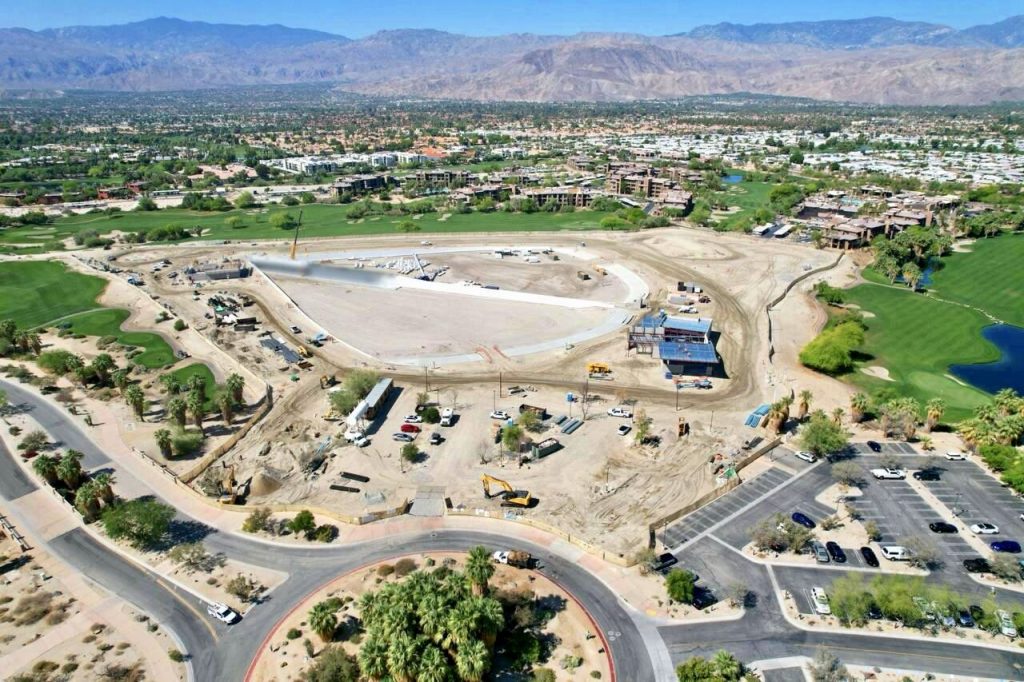 DSRT surf a surf park in california